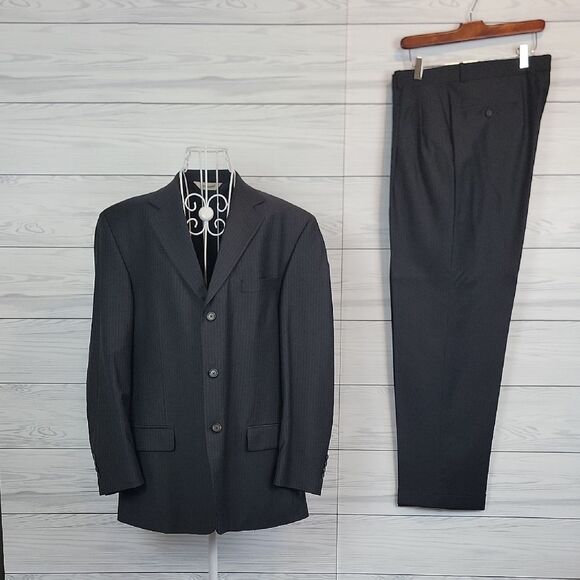 Pronto Uomo Charcoal Gray Pinstriped Men's Suit Size 42R